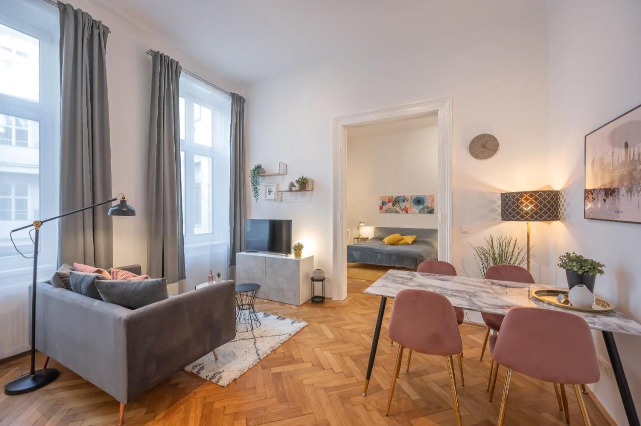 וינה Cosy City Center Apartment מראה חיצוני תמונה