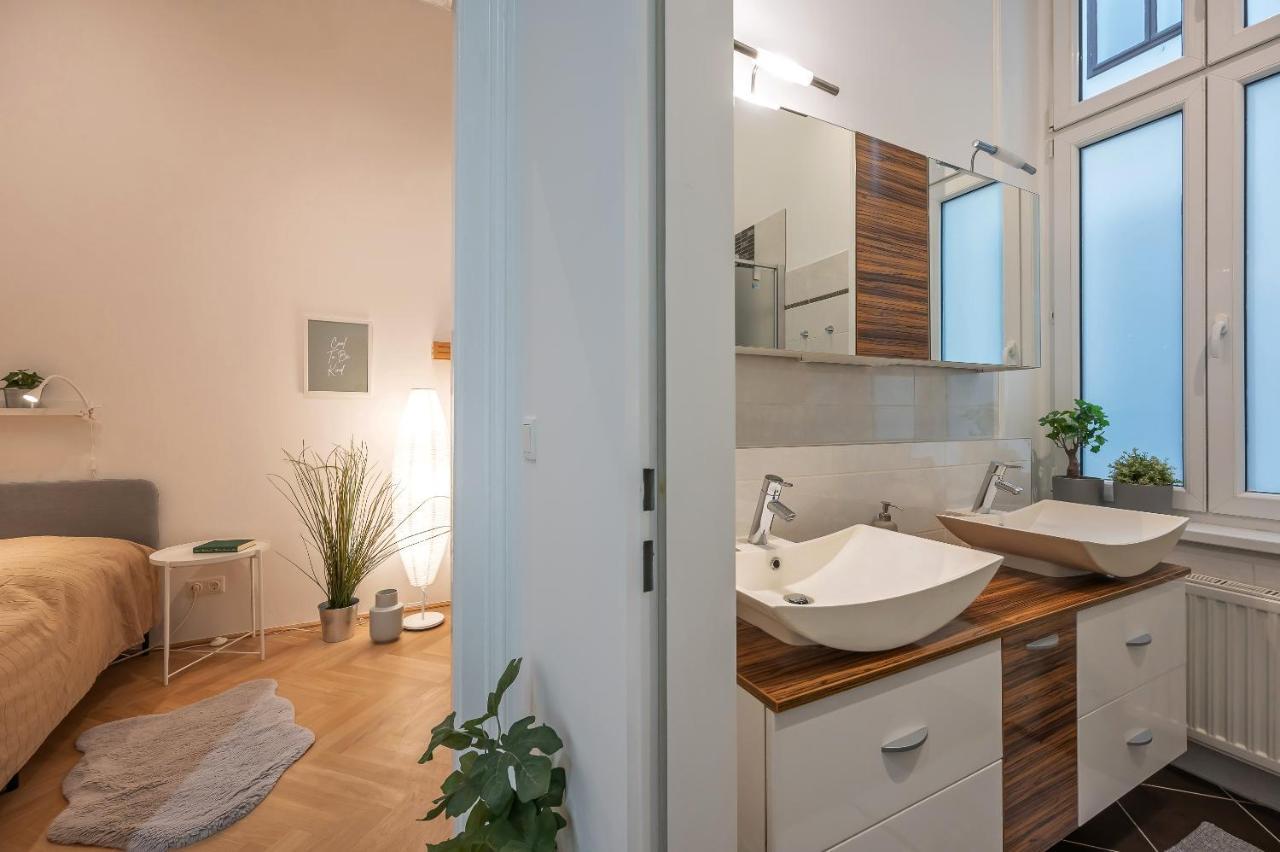 וינה Cosy City Center Apartment מראה חיצוני תמונה